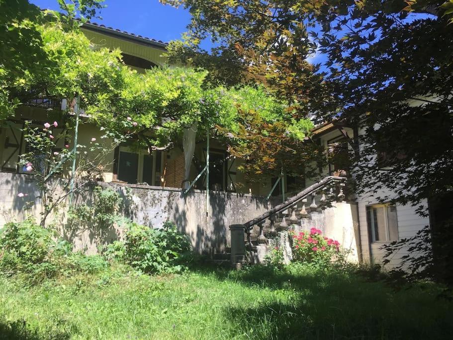 Villa Lerable Pourpre De La Grotte Au Lion Arbon Esterno foto
