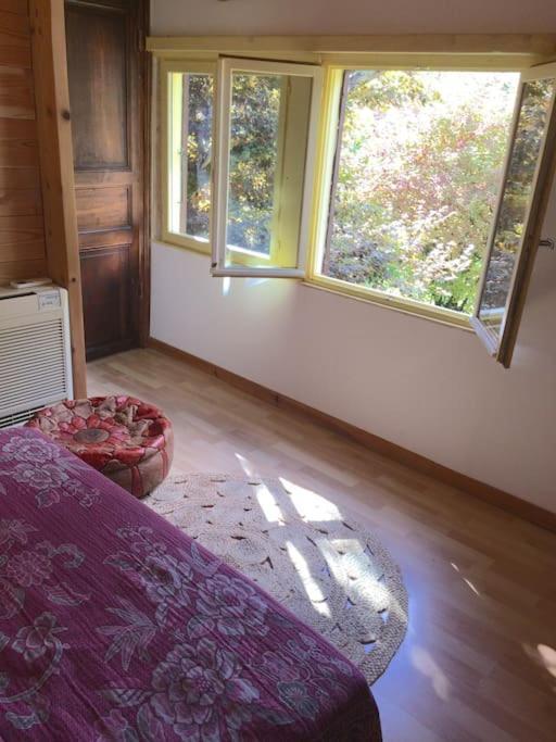 Villa Lerable Pourpre De La Grotte Au Lion Arbon Esterno foto