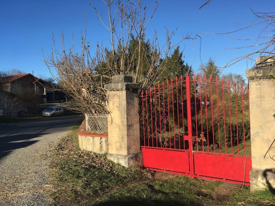 Villa Lerable Pourpre De La Grotte Au Lion Arbon Esterno foto
