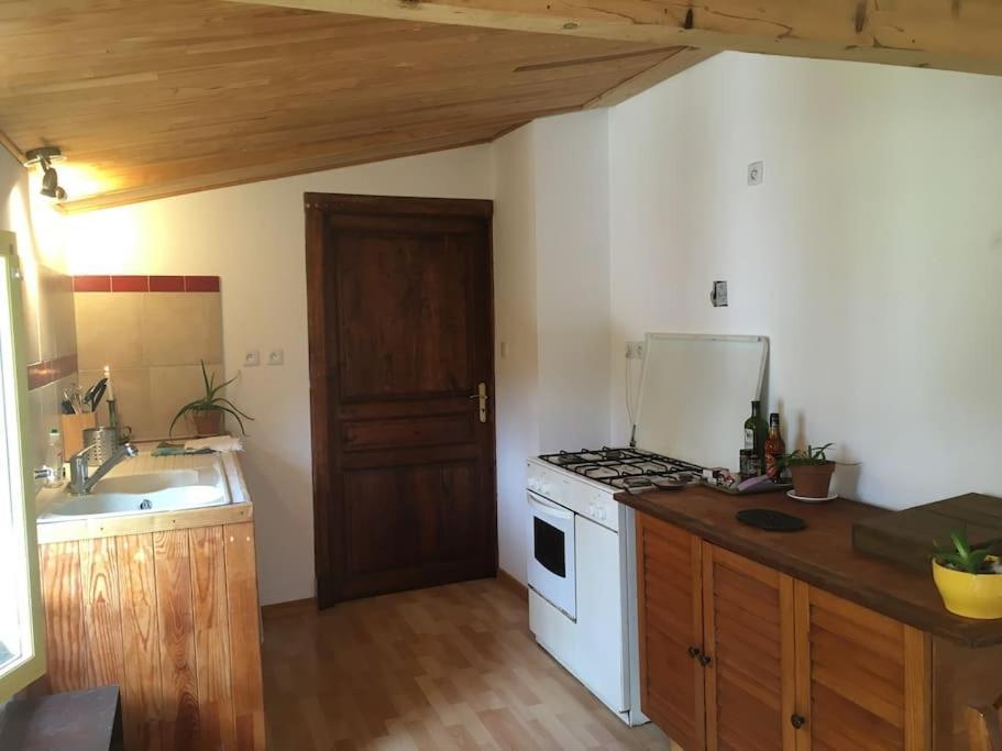 Villa Lerable Pourpre De La Grotte Au Lion Arbon Esterno foto